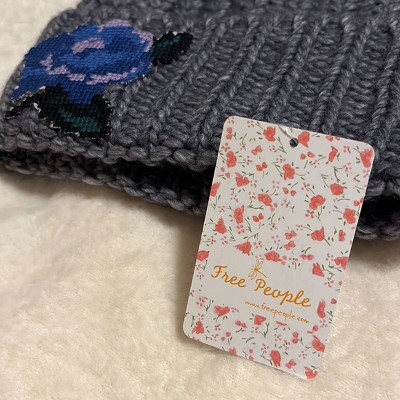 NWT Free People Everything Rosy Beanie Grey with Blue Purple Embroidery Flower - Picture 8 of 10